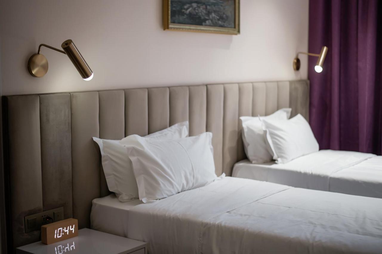 Orient Hotel Bishkek Ngoại thất bức ảnh
