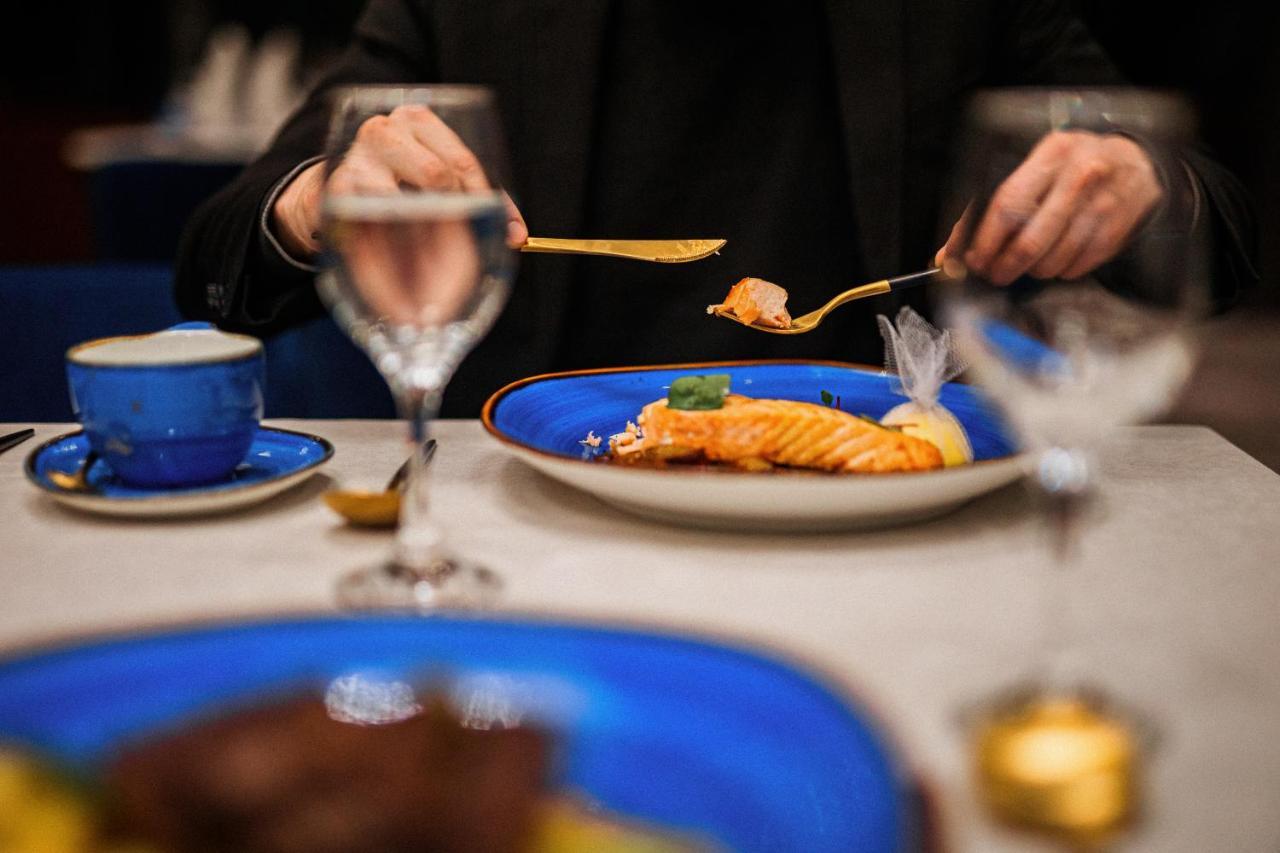 Orient Hotel Bishkek Ngoại thất bức ảnh