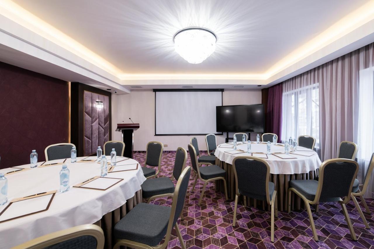 Orient Hotel Bishkek Ngoại thất bức ảnh