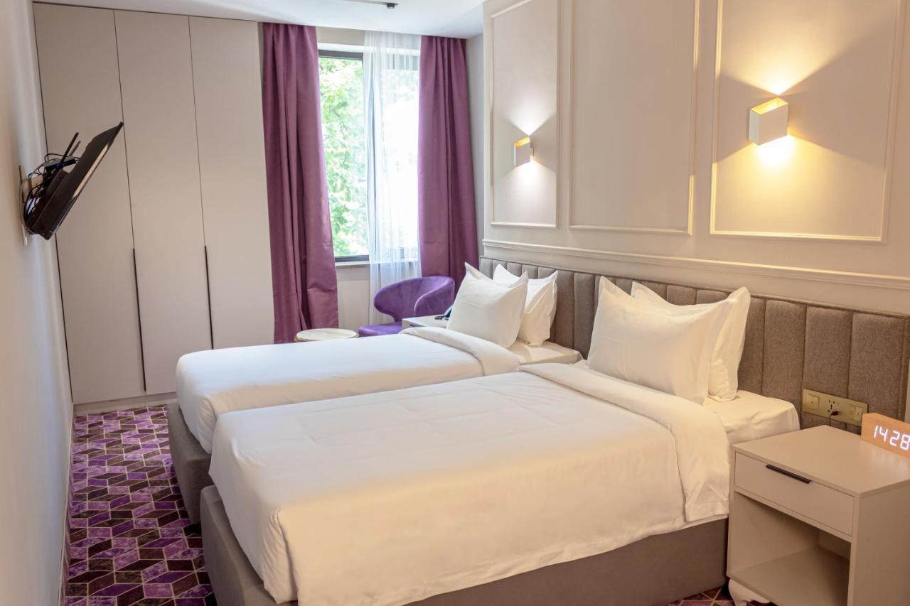 Orient Hotel Bishkek Ngoại thất bức ảnh