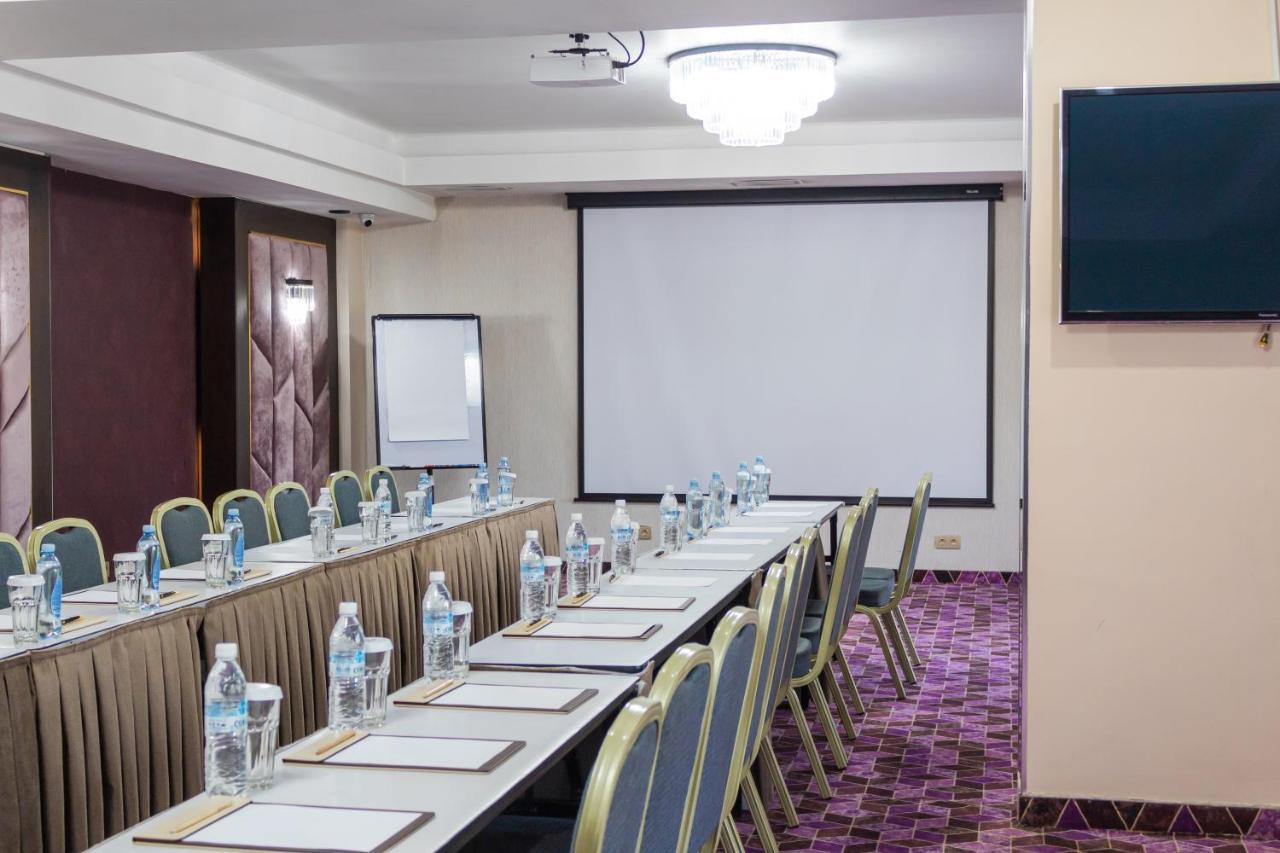Orient Hotel Bishkek Ngoại thất bức ảnh