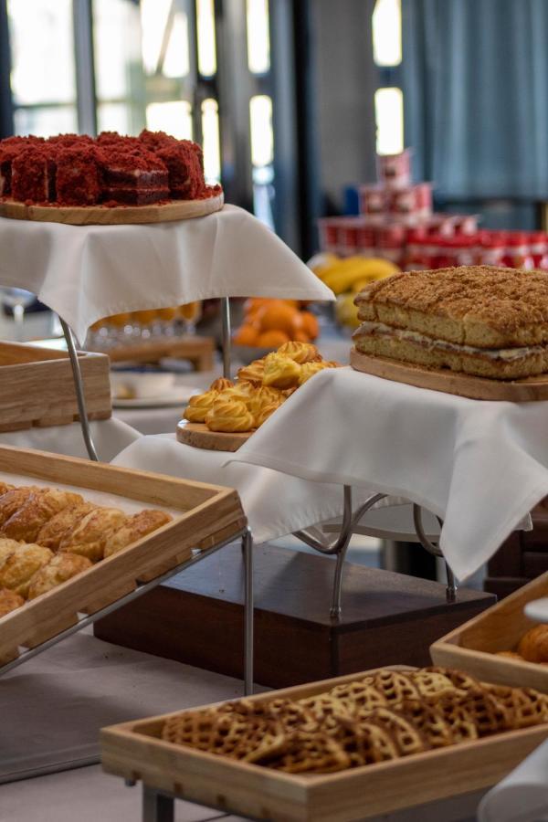 Orient Hotel Bishkek Ngoại thất bức ảnh